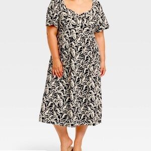 Black and White Puff sleeve dress size 22. BNWT